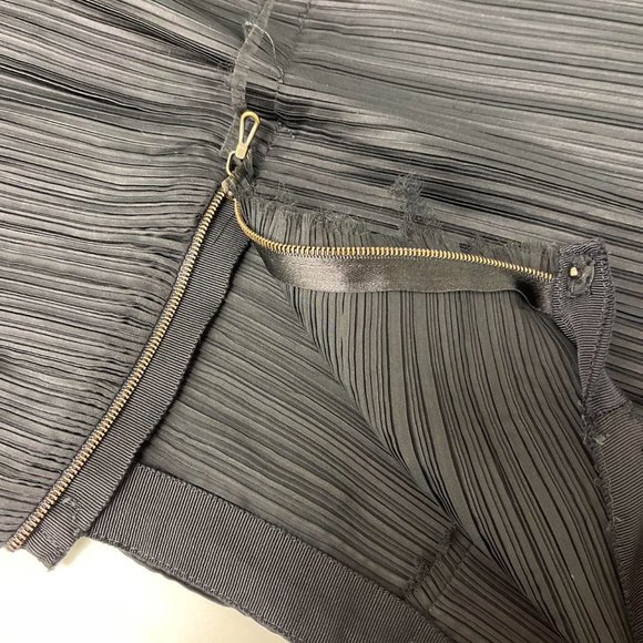 Black Lanvin zippered skirt U.S. size 8 size 40 raw edges - Picture 5 of 7